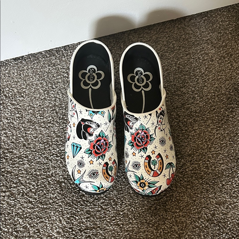 Sanita White Floral Clogs